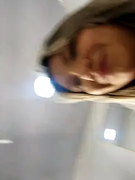 valeriahunter1 online show from February 18, 2026, 10:39 pm