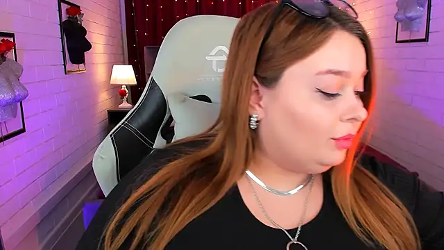 KimberlyMaran online show from March 12, 2025, 3:29 pm