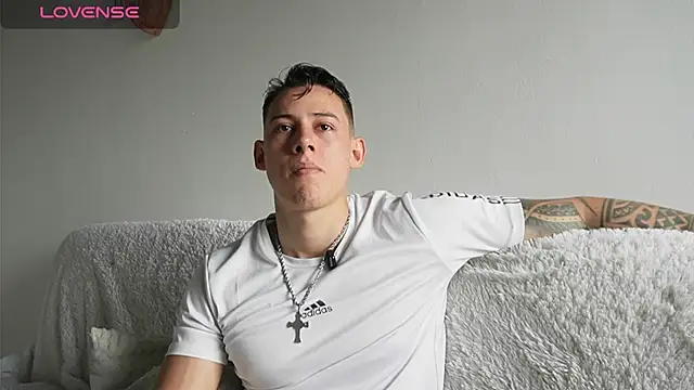 Snapshot of Muscle_King_Cum chatting on July 23, 2026, 1:42 pm Muscle King Cum online show from July 23, 2026, 1:42 pm