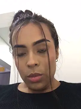 JuanaSimons online show from February 5, 2025, 1:47 am