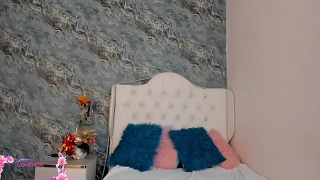 CAMILLEN PETTID online show from January 16, 2025, 10:44 pm