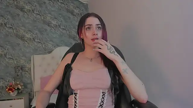 CAMILLEN PETTID online show from March 7, 2025, 7:38 pm