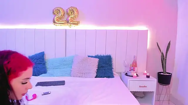 CAMILLEN PETTID online show from October 10, 2025, 10:20 pm