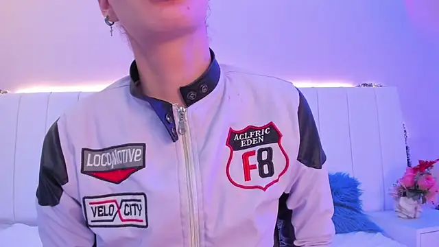 CAMILLEN PETTID online show from November 29, 2025, 10:35 pm