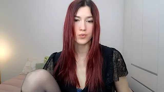 AliciaNewell online show from November 25, 2025, 8:36 am