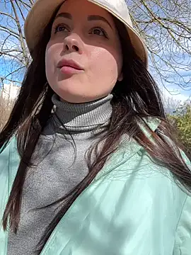 dreams4u online show from March 12, 2025, 9:23 am