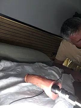 parejamlga58 online show from April 21, 2026, 9:39 pm