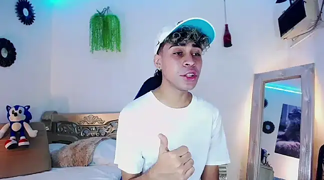 huge armound online show from February 1, 2025, 4:44 pm