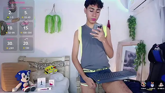 huge armound online show from October 17, 2025, 4:59 am