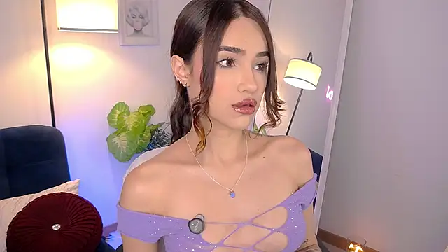 AllieEvans online show from April 8, 2026, 10:10 pm