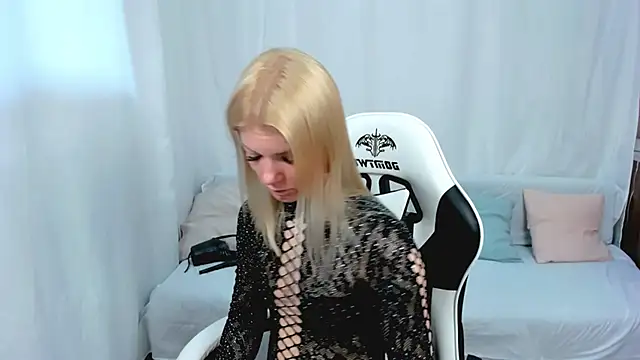 Lily Daviss online show from April 20, 2026, 2:25 am