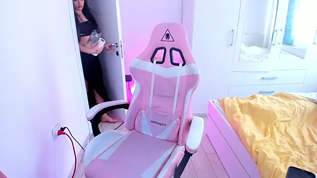 KaylaLaine online show from March 19, 2025, 6:24 am