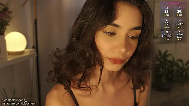 JulietteDee online show from November 7, 2025, 10:10 pm