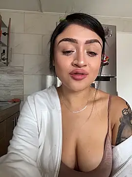 lucianaroy online show from November 29, 2025, 3:04 pm