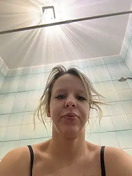 LikaCat online show from December 22, 2025, 3:36 am