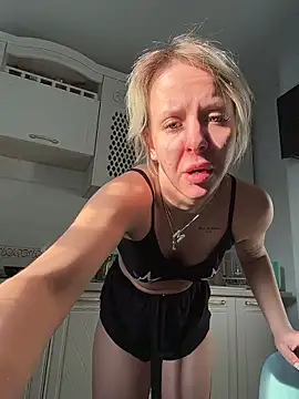 LikaCat online show from February 6, 2026, 4:06 am