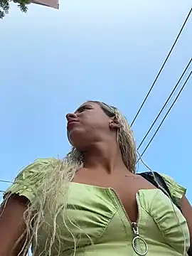 LikaCat online show from April 19, 2026, 2:00 am