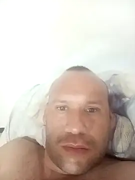 DinoSaurio0941 online show from January 19, 2026, 5:00 am