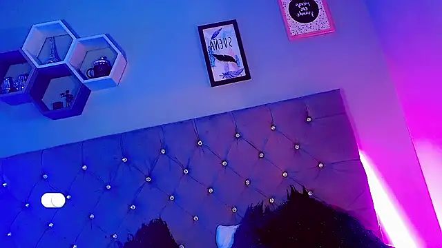 Snapshot of Ashlycuute chatting on December 14, 2024, 8:18 pm Ashlycuute online show from December 14, 2024, 8:18 pm