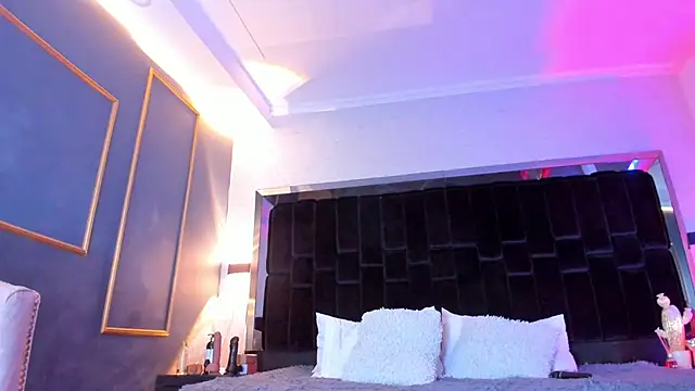 NikkySmiith online show from January 28, 2025, 1:29 am