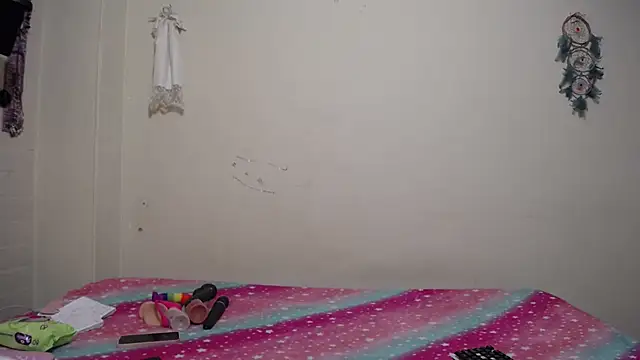 Nicolle-sky online show from March 6, 2025, 6:48 pm