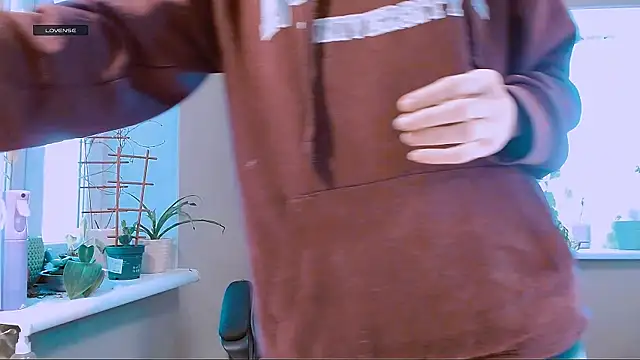 RosaJil online show from March 10, 2026, 2:33 pm