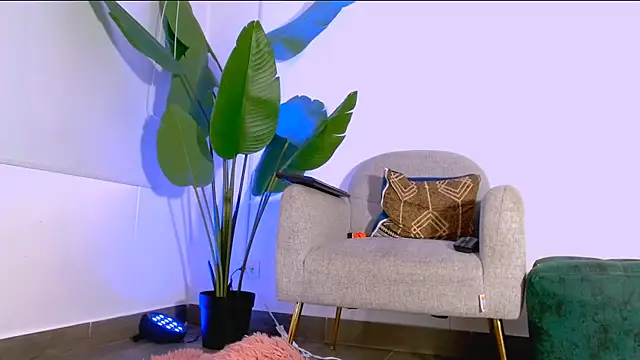 Snapshot of Sara_ow chatting on June 2, 2026, 7:16 pm Sara ow online show from June 2, 2026, 7:16 pm