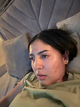 MarianaBenz online show from February 10, 2025, 8:31 pm