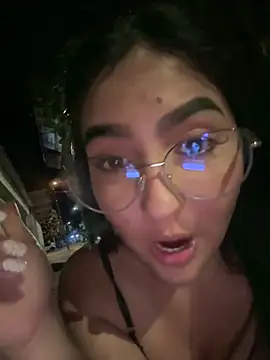 MarianaBenz online show from March 5, 2025, 2:36 am