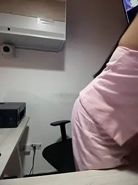 MarianaBenz online show from October 3, 2025, 10:18 pm