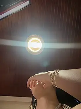 MarianaBenz online show from December 5, 2025, 12:41 am