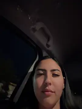 Snapshot of MarianaBenz chatting on June 29, 2026, 2:51 am MarianaBenz online show from June 29, 2026, 2:51 am