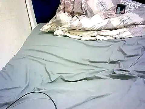 honeypotsweet online show from April 7, 2026, 8:37 am