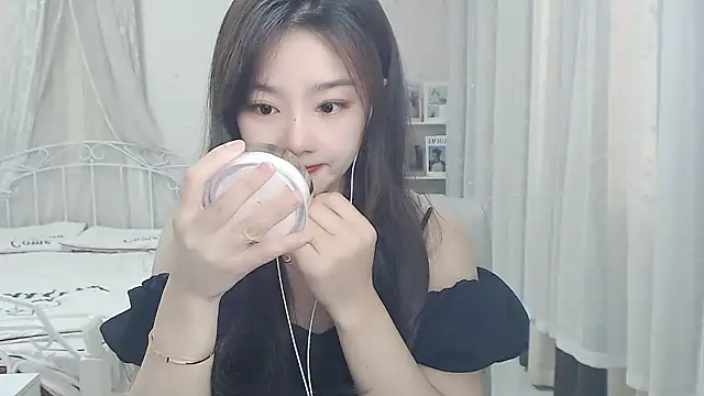 Snapshot of Jenny-Z chatting on May 3, 2026, 1:44 am Jenny-Z online show from May 3, 2026, 1:44 am