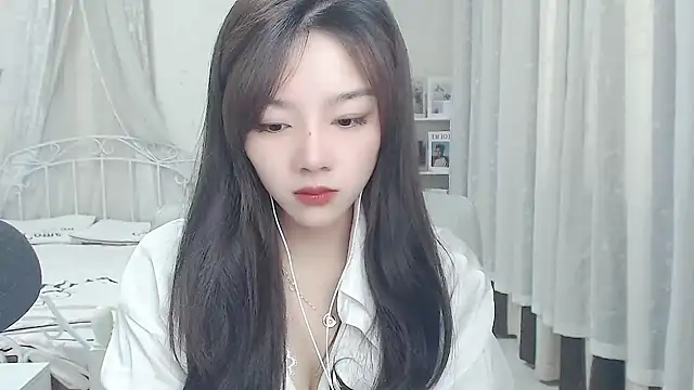 Snapshot of Jenny-Z chatting on May 5, 2026, 1:46 am Jenny-Z online show from May 5, 2026, 1:46 am