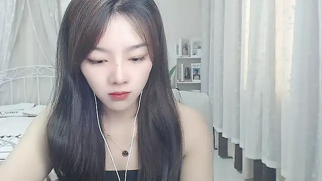 Snapshot of Jenny-Z chatting on May 11, 2026, 1:44 am Jenny-Z online show from May 11, 2026, 1:44 am