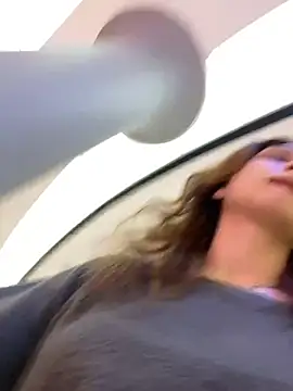 QuitieLia online show from February 1, 2026, 8:24 am