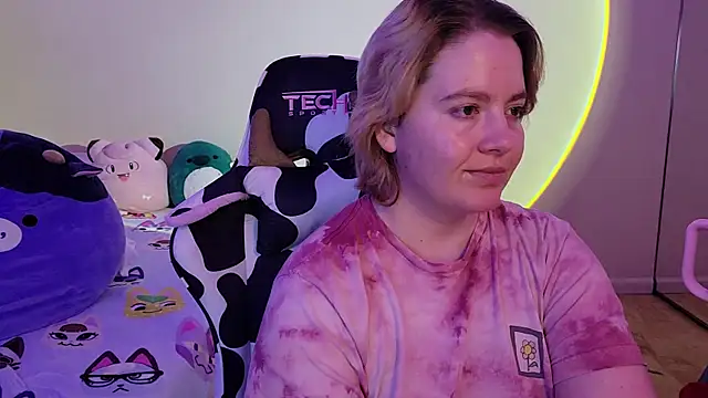 InternetFairy XO online show from January 1, 2025, 2:42 pm