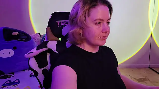 InternetFairy XO online show from February 4, 2025, 3:44 am