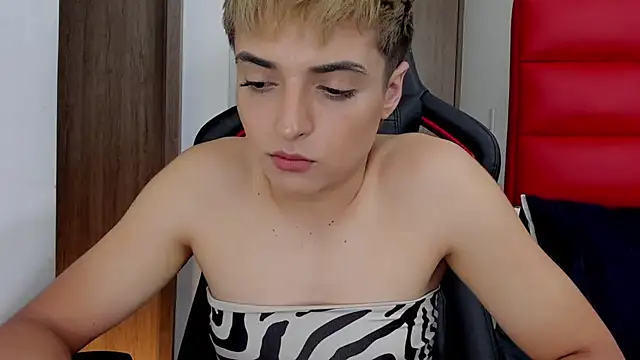 LyonGallego  online show from February 6, 2025, 1:16 am