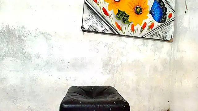 Snapshot of luciana_daza chatting on January 8, 2025, 1:00 am luciana daza online show from January 8, 2025, 1:00 am