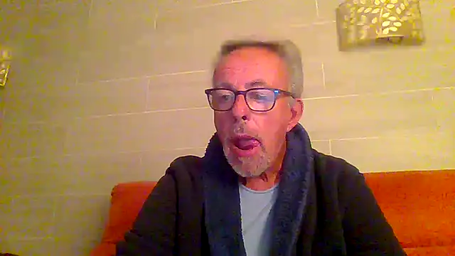 Snapshot of tuggy59 chatting on November 29, 2025, 5:54 am tuggy59 online show from November 29, 2025, 5:54 am