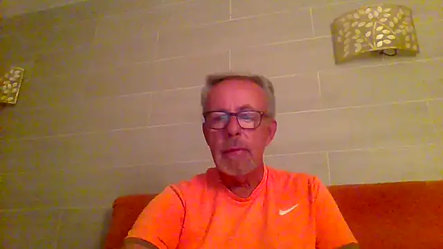 Snapshot of tuggy59 chatting on November 30, 2025, 5:33 am tuggy59 online show from November 30, 2025, 5:33 am