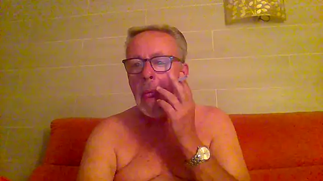 Snapshot of tuggy59 chatting on June 6, 2026, 4:06 am tuggy59 online show from June 6, 2026, 4:06 am