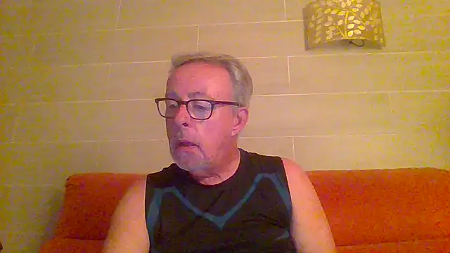 Snapshot of tuggy59 chatting on June 21, 2026, 3:53 am tuggy59 online show from June 21, 2026, 3:53 am