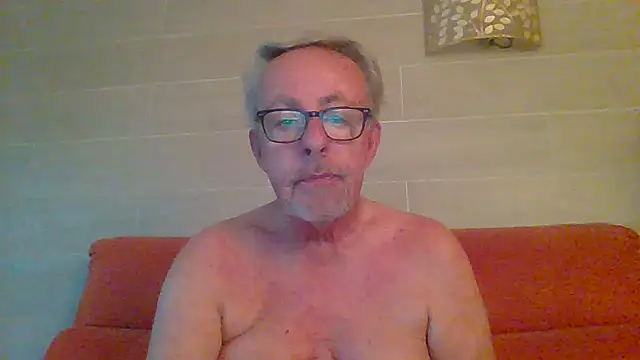 Snapshot of tuggy59 chatting on June 25, 2026, 5:12 am tuggy59 online show from June 25, 2026, 5:12 am