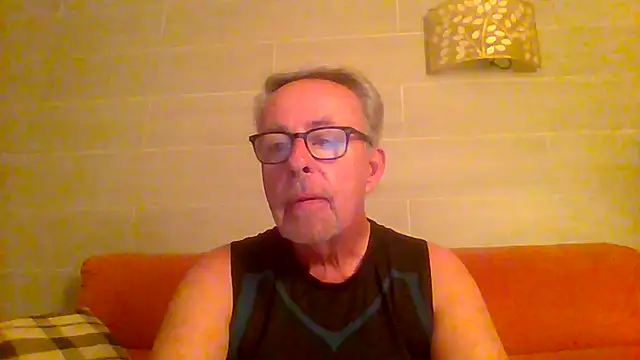 Snapshot of tuggy59 chatting on July 22, 2026, 4:04 am tuggy59 online show from July 22, 2026, 4:04 am