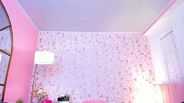 taylor bennet online show from April 18, 2026, 11:47 am