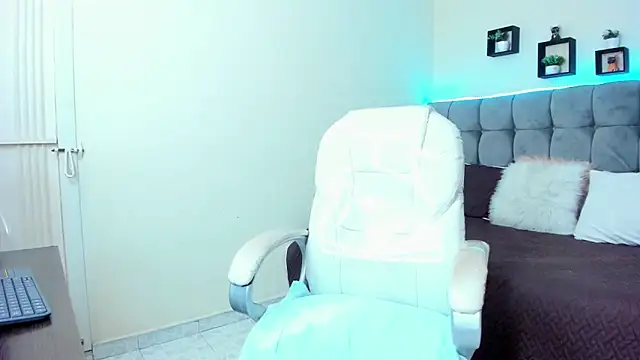 Alex cute77 online show from February 1, 2025, 3:18 pm