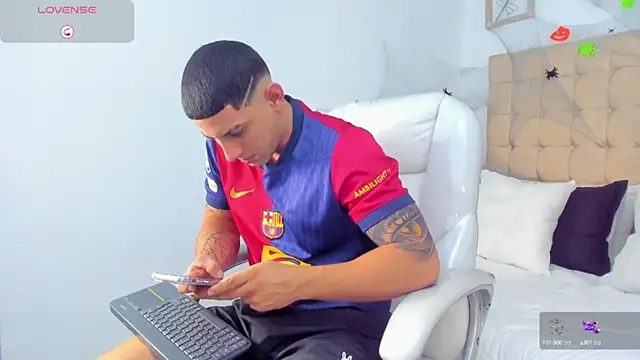 Alex cute77 online show from October 4, 2025, 11:52 am